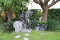 凝固的永恒：张骏祥纪念像中的艺术与记忆